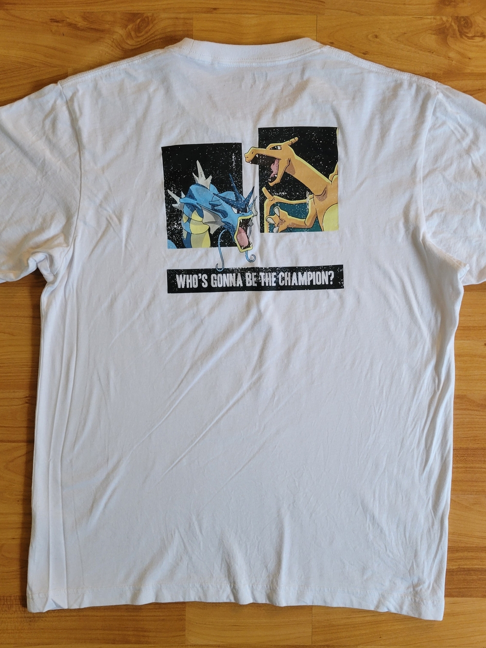 Uniqlo Pokemon Charizard Gyarados MEDIUM White Graphic T-shirt